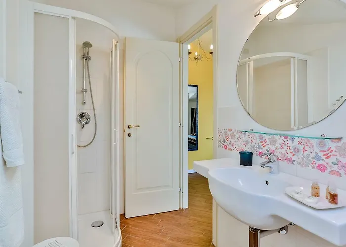 לינה וארוחת בוקר Ca De Rossana 4*